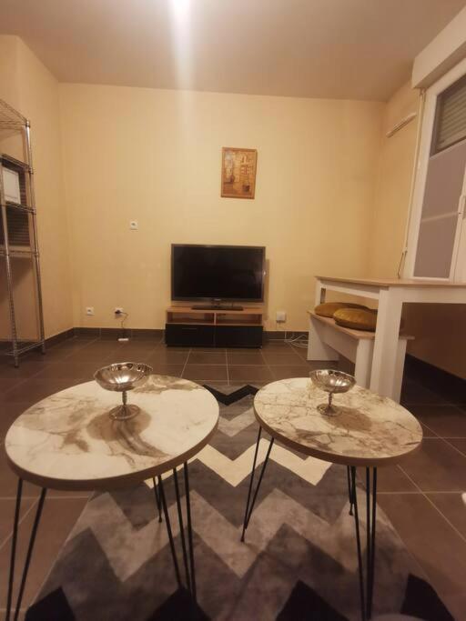 Logement En Hypercentre Dans Une Residence Amiens Exterior foto